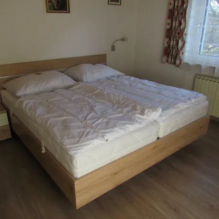 Kroell Semesterbostad *